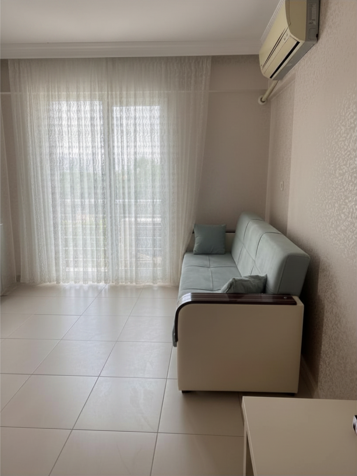 Seyithan Apartman Hatay Serinyol kiralık daire şık oturma odası
