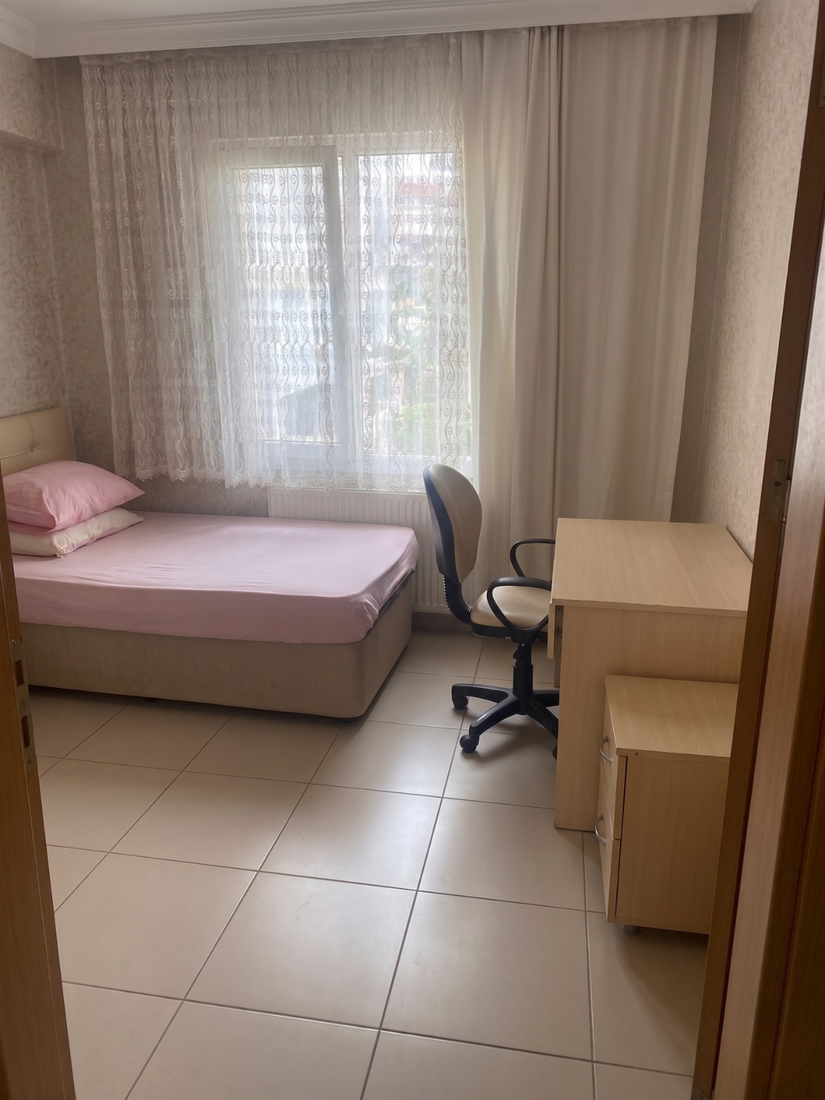 Seyithan Apartman Hatay Serinyol kiralık daire ferah yatak odası