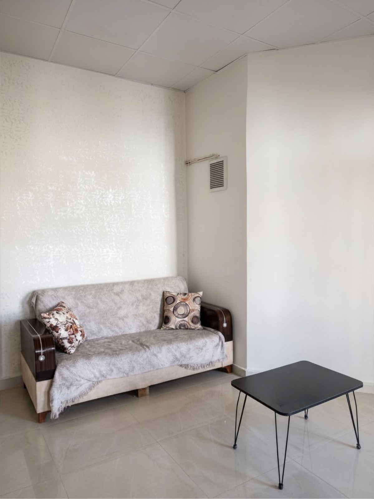 Hamit & Seyithan Apartman Hatay Serinyol kiralık daire şık oturma odası
